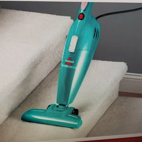 Bissell Turquoise Vacuum Cleaner Feather Weight. NWOT - Picture 4 of 8